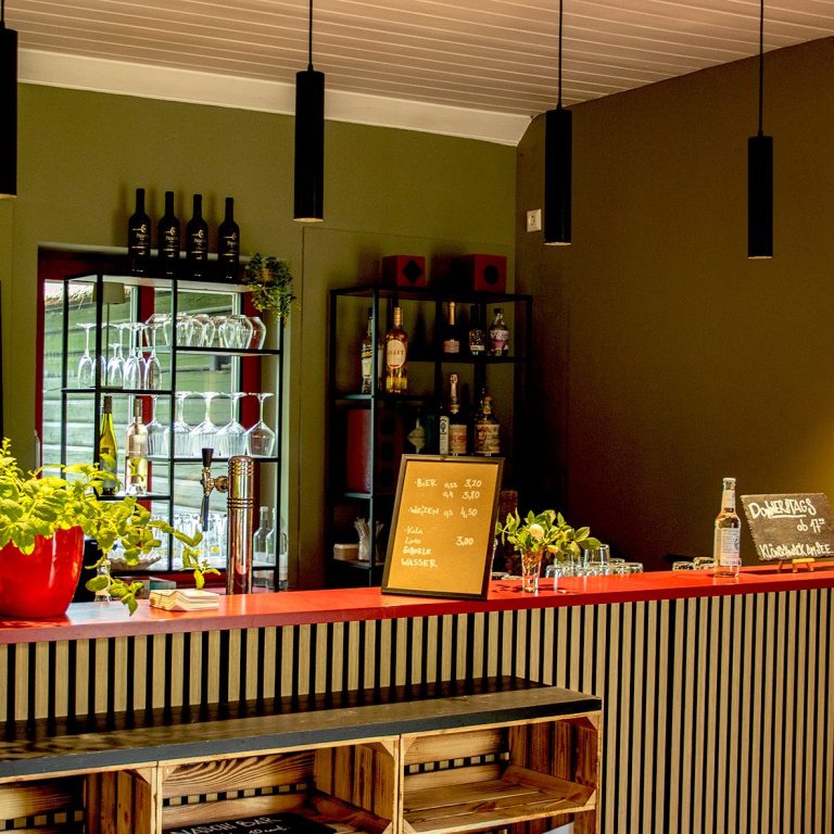 Bar im Haus am See Mustin
